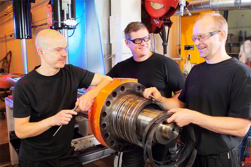 Norrhydro-is-manufacturing-premium-quality-hydraulic-cylinders