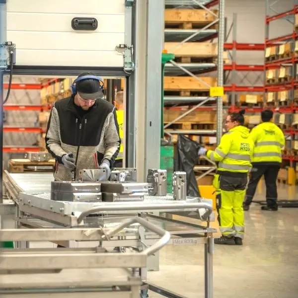 Hydraulic cylinder manufacturing